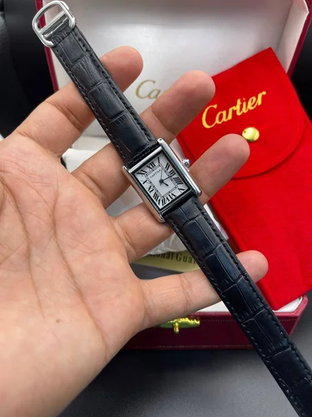 Montre Cartier Tank Must