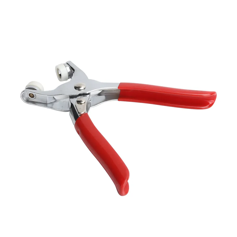 أداة تركيب الأزرار الثابتة