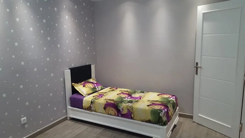 ورق جدران لغرف الاطفال – تصميم مودرن بلمسة أنيقة تمنح غرفة الطفل مظهر مريح و جميل وبدون فوضى