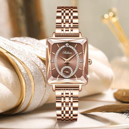 ساعة نسائية فاخرة مربعة بالذهب الوردي والألماس