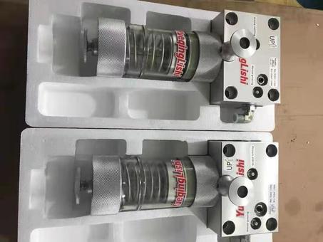 KOMAC HYDRAULIC BREAKER - SB60 TOP TYPE SPLIT