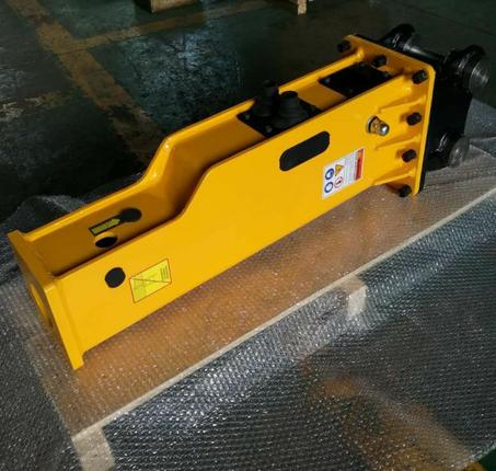 SOOSAN HYDRAULIC BREAKER - SB20  SILENT TYPE.