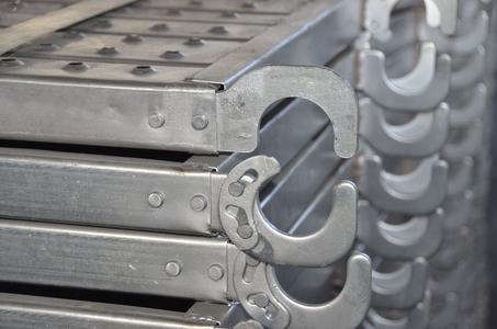 SCAFFOLDING LAYHER -  Steel Plank With Hook Type U ( LES PLANCHERS )