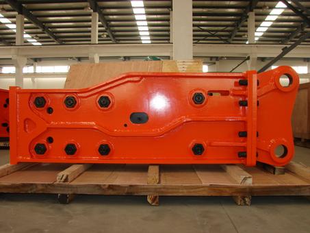 SOOSAN HYDRAULIC BREAKER - SB81A   SILENT TYPE.