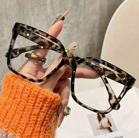 نظارات لحماية عينيكِ من الأشعة الزرقاء