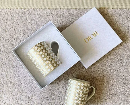 Dior cup