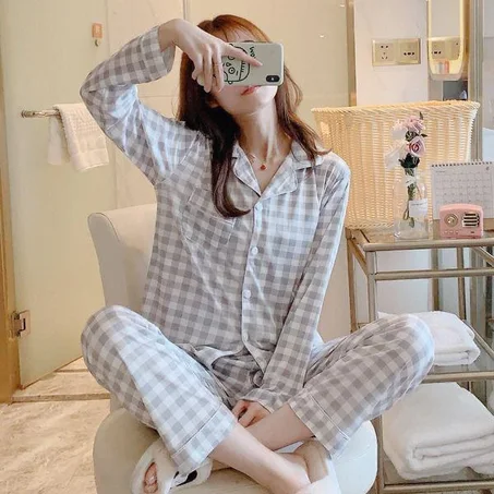 Women's cotton pajamas with a modern design
