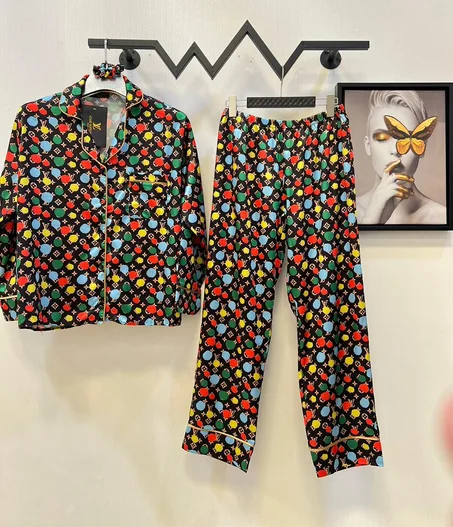 Women's clothing set