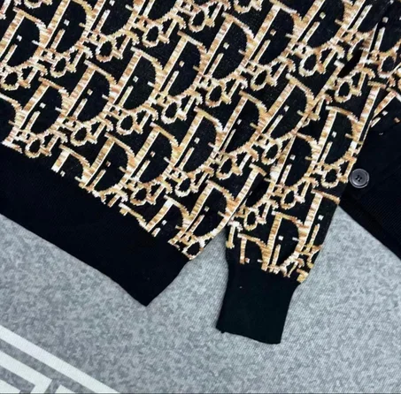 Long-sleeved winter sweater