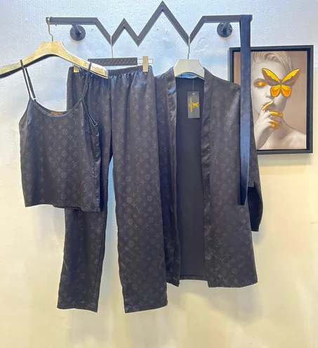 Women's clothing set