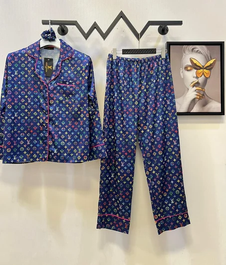 Women's clothing set