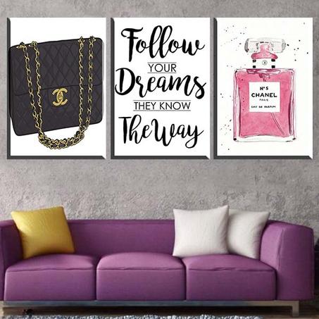 لوحة حائطية تتكون من ثلاثة أجزاء