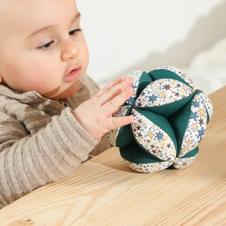La Balle de Préhension - Montessori