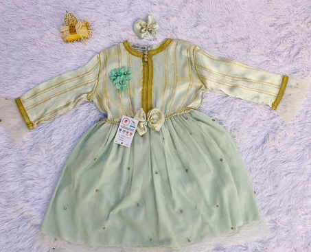 فستان راقي بتفاصيل فاخرة للبنات 💖👗4–5 سنوات