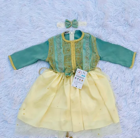 فستان قفطان للرضيعات من 6 إلى 9 شهور – راحة وأناقة في كل لحظة 🎀💕