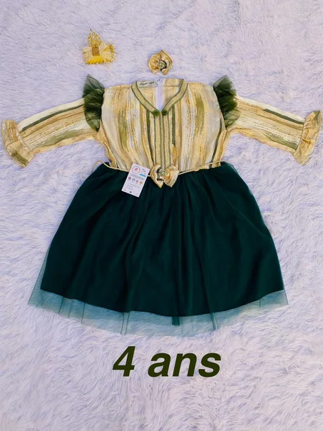 قفطان ملكي للصغيرات بلمسة تقليدية راقية