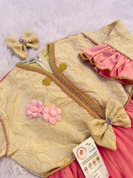 قفطان ملكي للصغيرات بلمسة تقليدية راقية