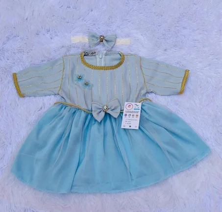 فستان تقليدي مميز للأطفال 💫 – تفاصيل راقية وجودة عالية 👌العمر بين 0 إلى 6 شهور