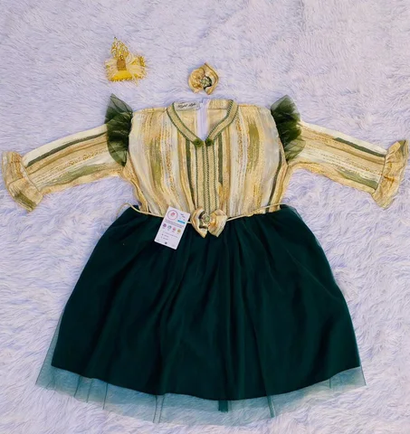 ✨👗 فستان أميري فاخر 3-4 سنوات – تصميم جذاب بخامة ممتازة يبرز جمال صغيرتك 💕👑