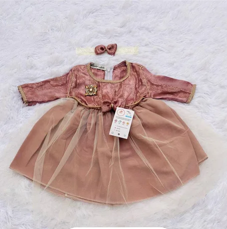 قفطان بناتي بلمسة تقليدية فاخرة ✨ – جودة مضمونة وأناقة استثنائية 💖العمر بين 0 إلى 6 شهور