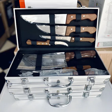 حقيبة السكاكين متعددة الأنواع و الأحجام