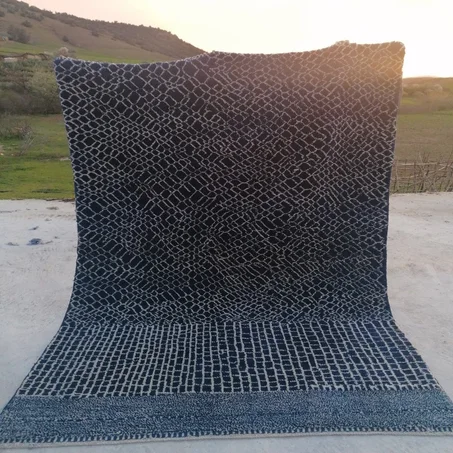 Artistic Blue and White Beni Mrir't Rug (ref: m123)