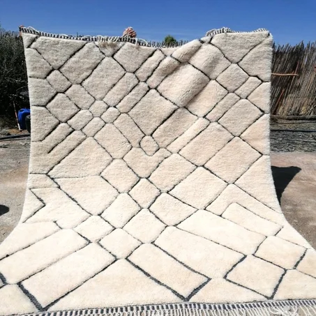 Beni Ourain Rug with engraved Geometric shapes(ref: b24)