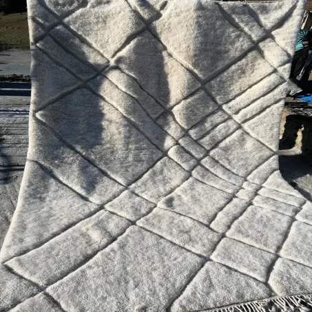 Handwoven Beni Ourain Rug Style (ref: b30)