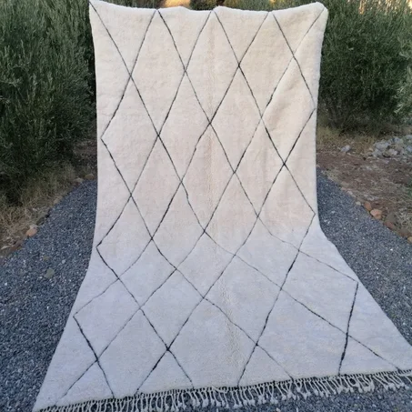 Beni Ourain Rug with Drilled Lines (ref: b27)