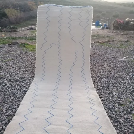 white Runner Rug with wavy lines (ref: r04)