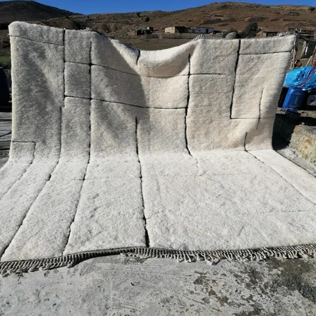 Atlas Resonance-Beni Mrir't White Rug (ref: m128)