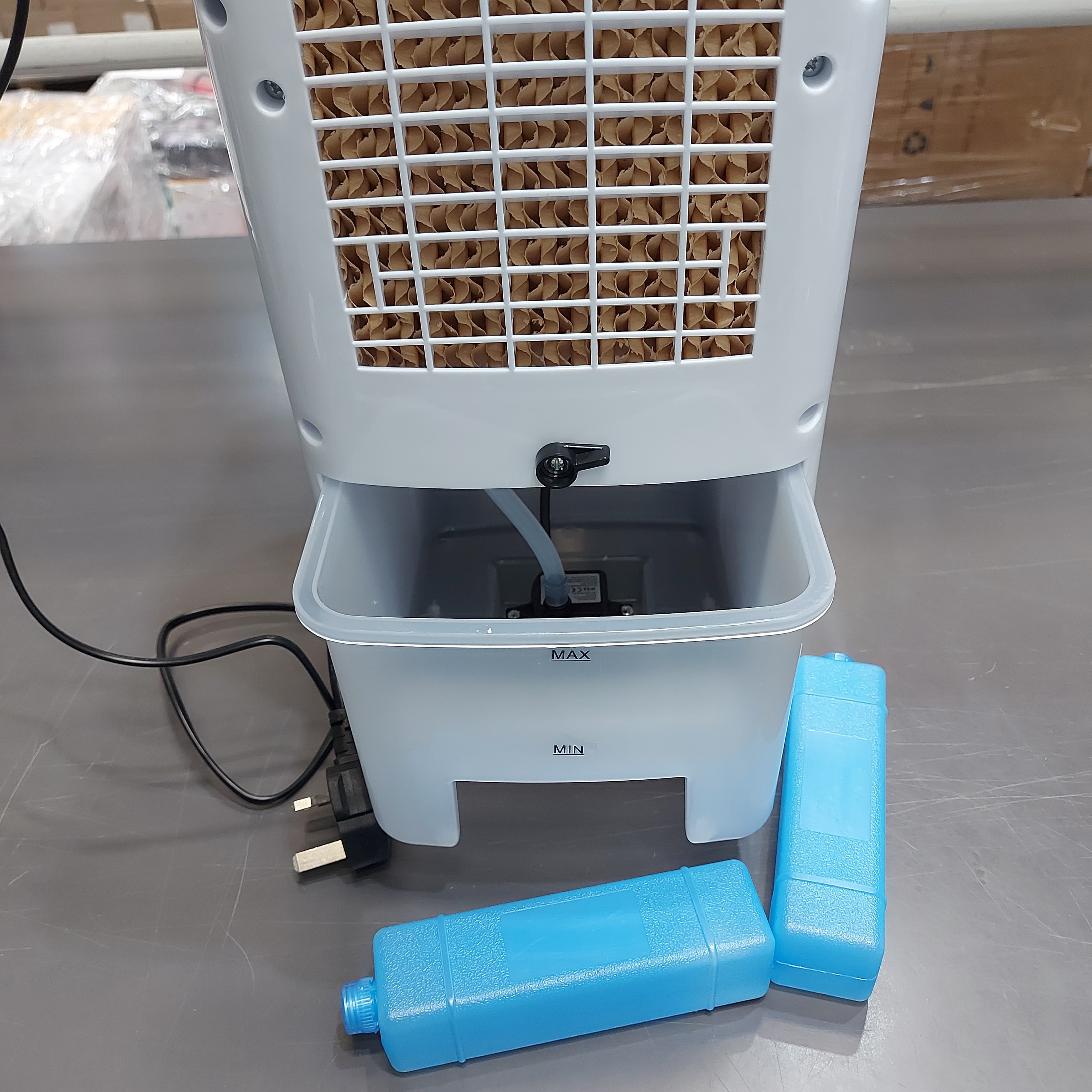 Denx 4-liter 60-watt desert air conditioner with a two-year warranty