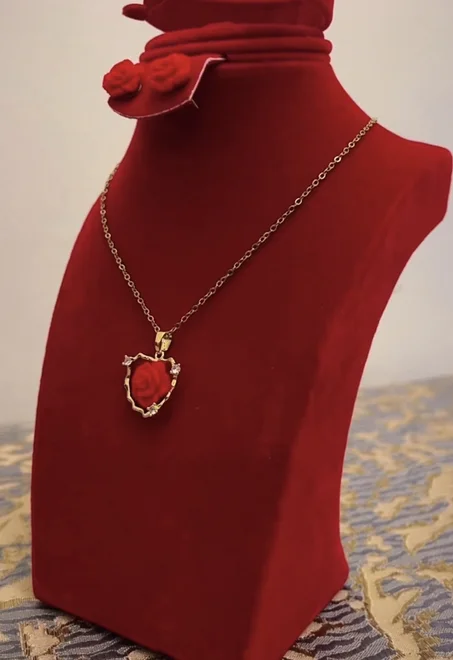 Pack Flower ( Collier + Boucles d’oreilles ) 🌸 باك الوردة سنسلة وًالحلقات