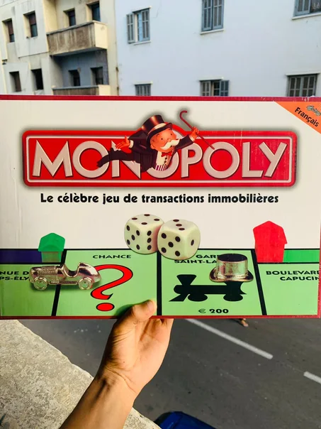 🎩 لعبة Monopoly Français Classique – المتعة ديال الاستثمار و التحدي العائلي