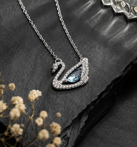 Collier Swan pour filles 🦢 سنسلة البجعة