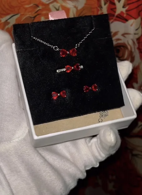 Ensemble Papillon🦋 3 pièces Collier + Bague + Boucles avec boite gratuite