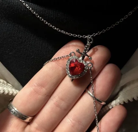 Ensemble 2 Colliers Sword and heart pour couples ( + boite gratuite ) 💎  2 سنسلات للكوبل