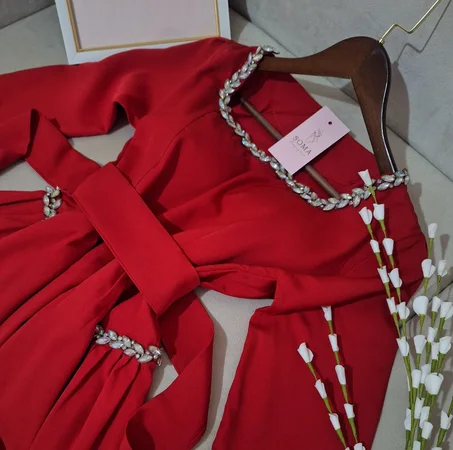 فستان انيق احمر