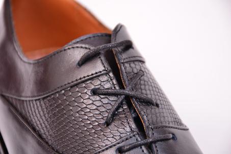 CHAUSSURE EN CUIRE R 040