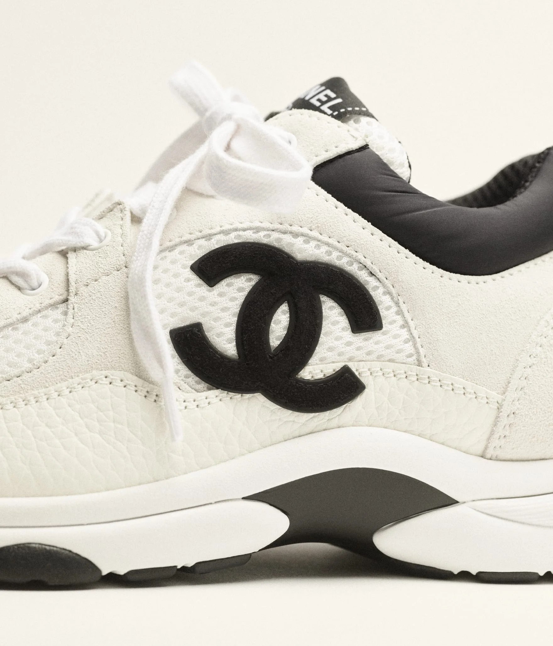 Chanel Wmns CC Logo Sneaker 'Black White'