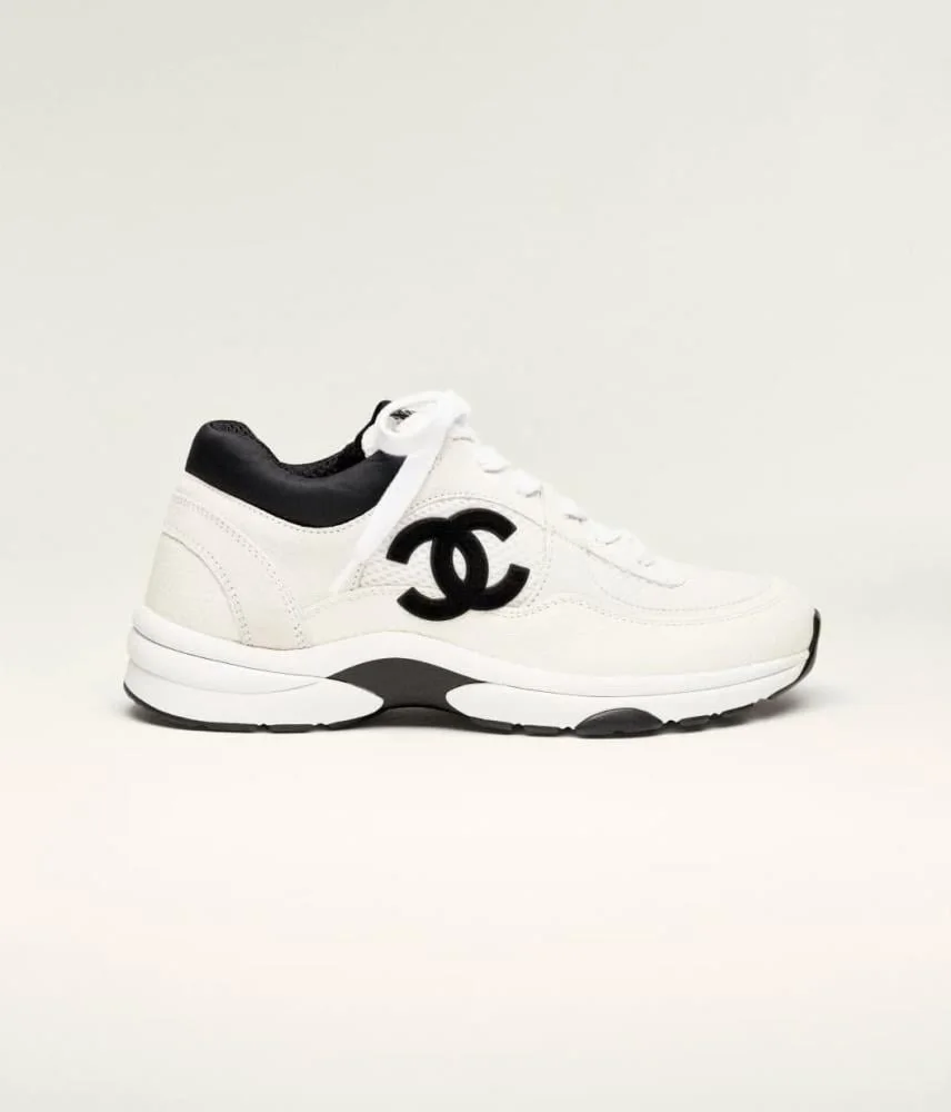 Chanel Wmns CC Logo Sneaker 'Black White'