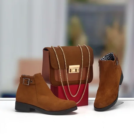 باك نسائي مكون من حقيبة راقية مع بودز بجميع المقاسات 2026