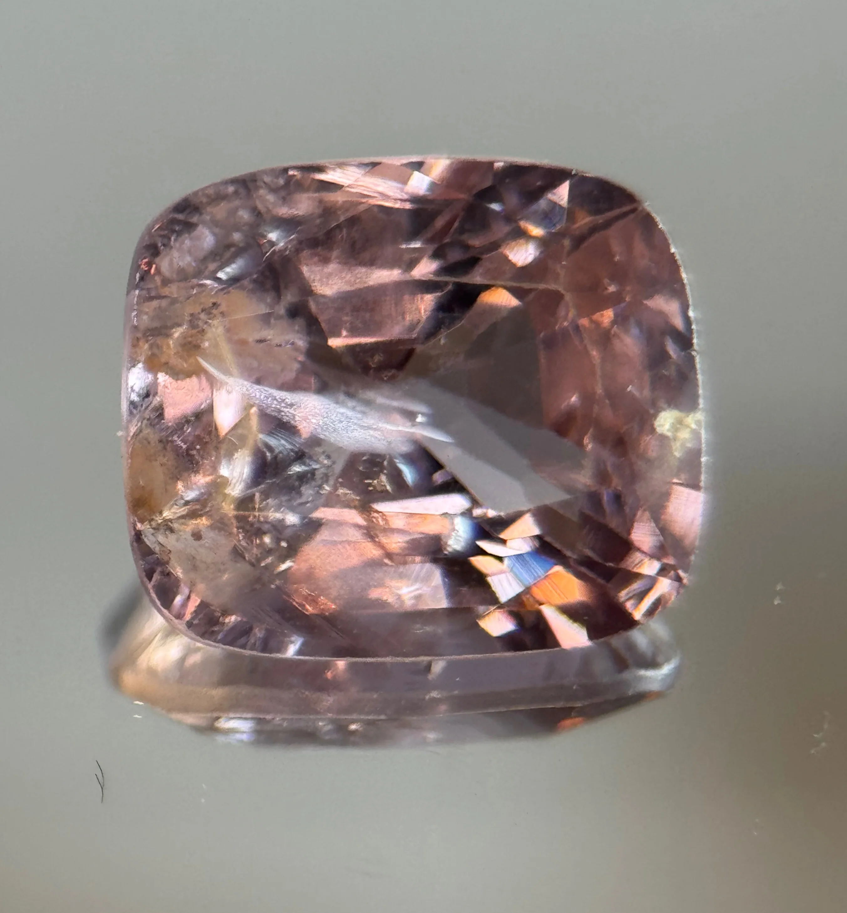 0.95 Cts - VVS Hot pink Spinel 100% Natural gemstone