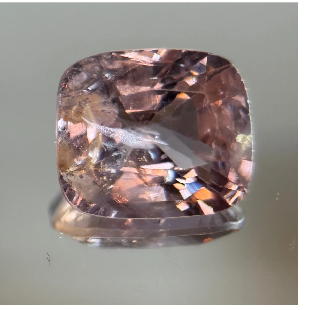 0.95 Cts - VVS Hot pink Spinel 100% Natural gemstone