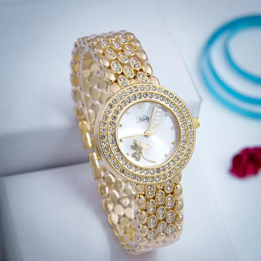 ساعات نسائيه متنوعة