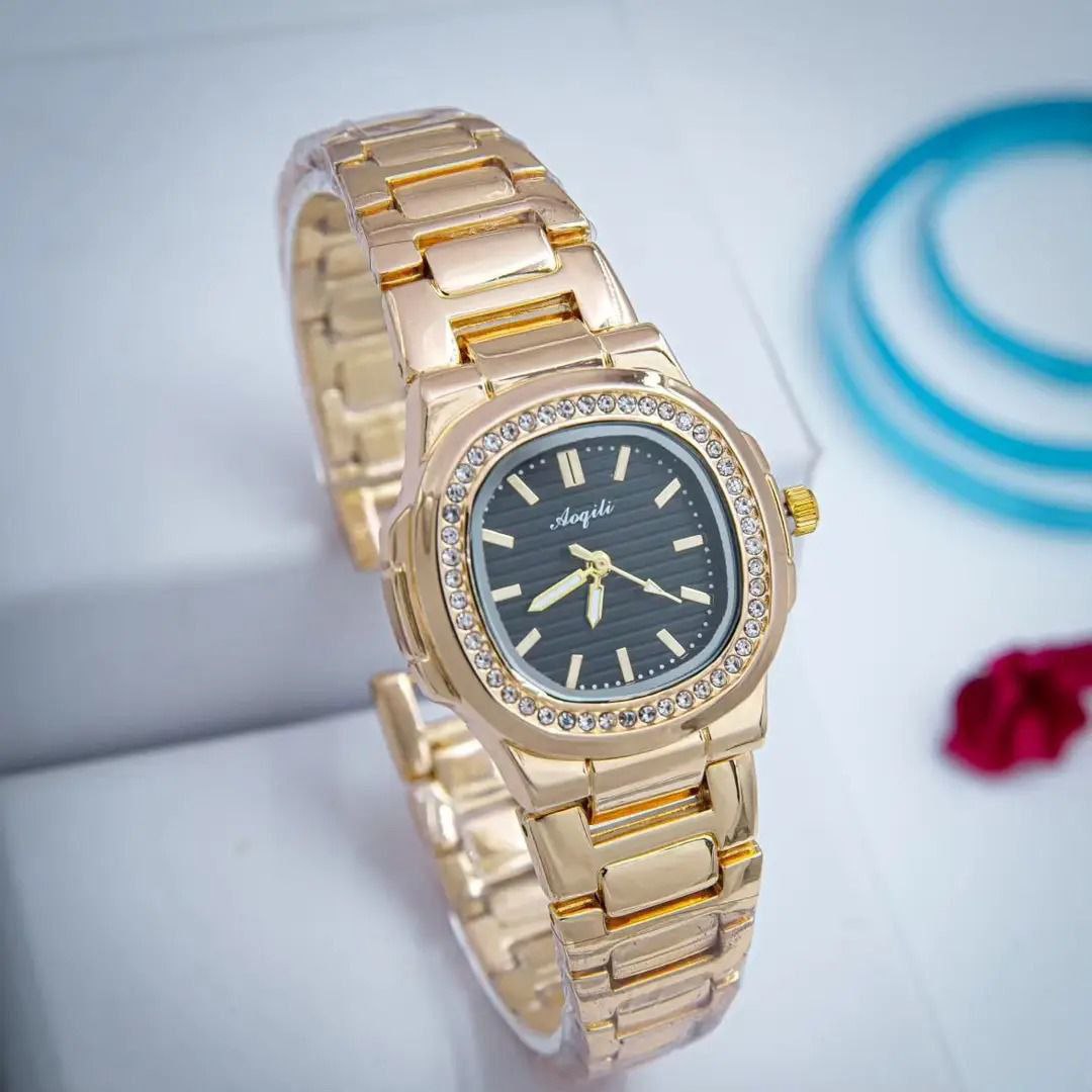 ساعات نسائيه متنوعة