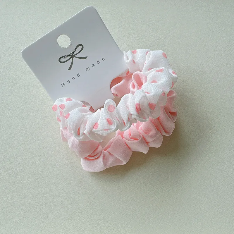 🩷​🤍​🩷​🤍​Duo de chouchous plissés assortis  rose uni et blanc à pois rose🩷​🤍​🩷​🤍