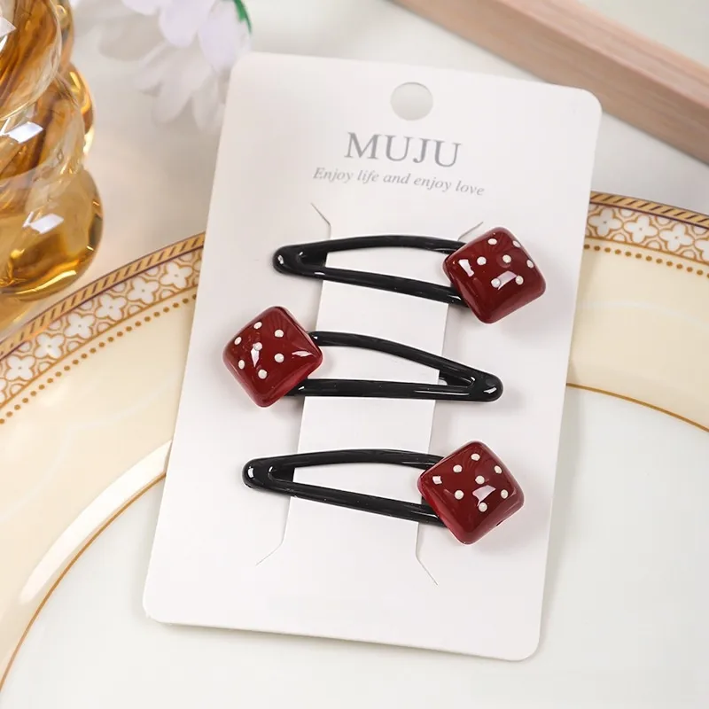 🟥​🎲​🖤​Pack de 3 pinces noire avec ornement rouge "Dé"🟥​🎲​🖤