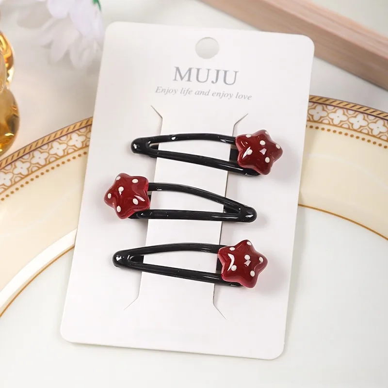 🖤​​💫​💖Pack de 3 pinces noire avec ornement rouge "Etoile"🖤​​💫​💖