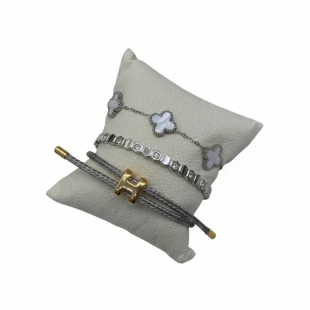 Gray Clover Bracelet Set